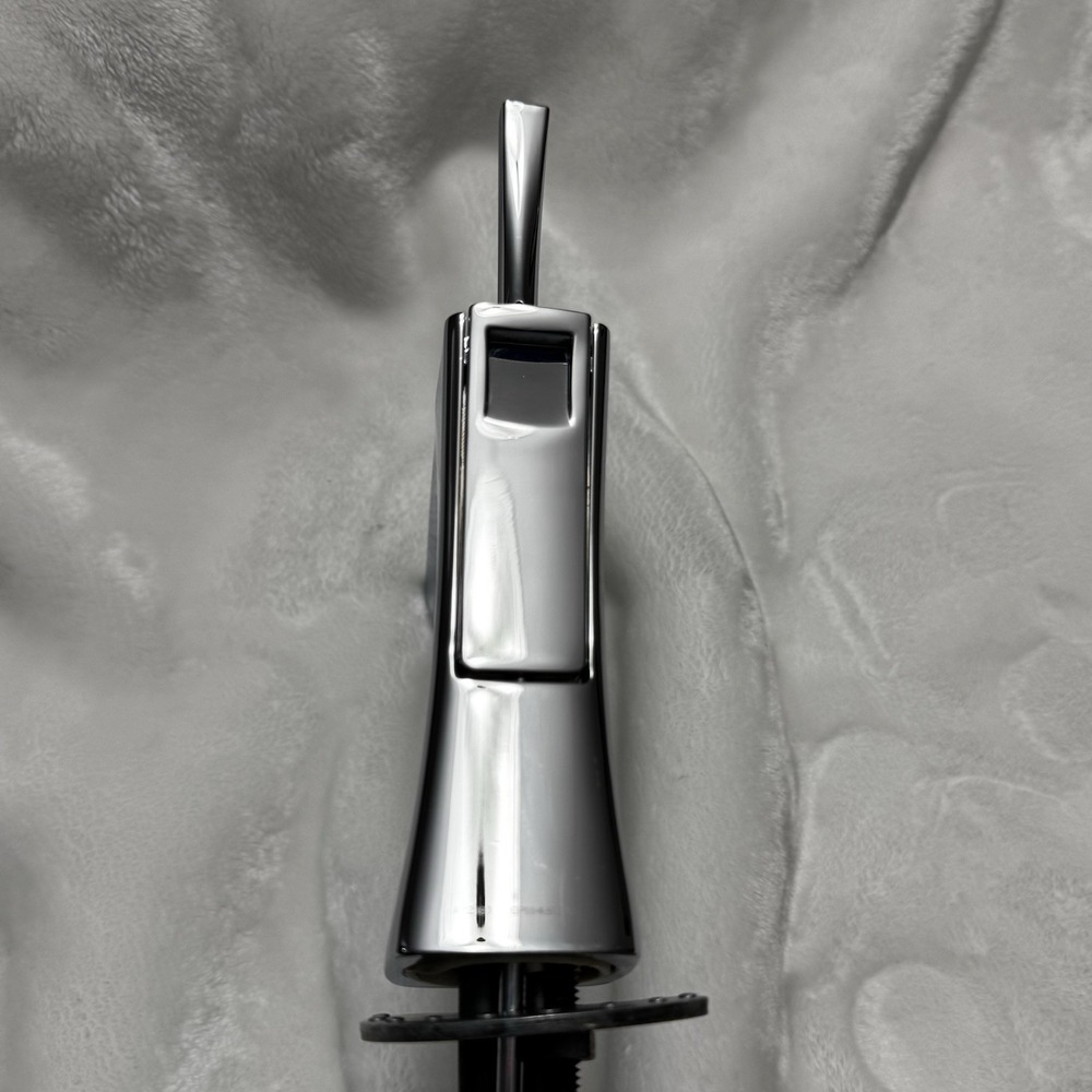 Delta Tesla Single Handle Bathroom Faucet - Chrome Finish - EXCELLENT Condition! - Picture 11 of 12